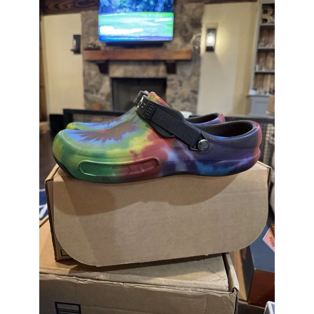 Crocs Classic Tie Dye LiteRide Slip‎ on Sandals Clogs Men Size 10 Women Size 12
